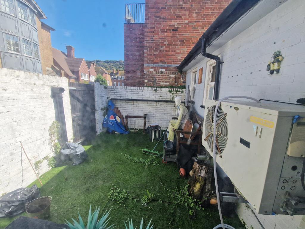 Lot: 126 - FORMER PUB WITH POTENTIAL - Courtyard